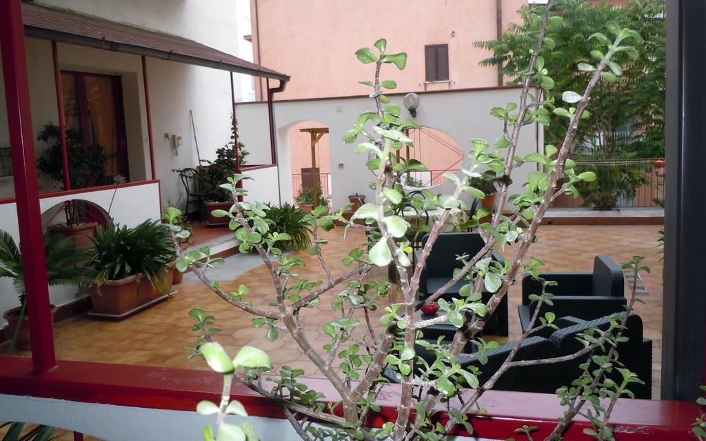 La Crisalide Bed & Breakfast Formia Exterior foto